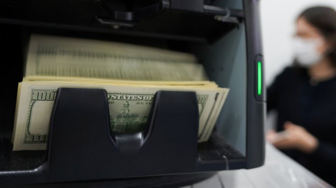 Конфликтите между великите сили заплашват доларовата доминация