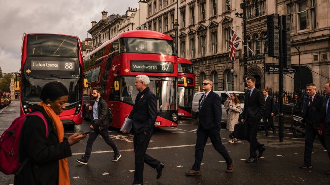 Минималната заплата във Великобритания ще се повиши с 6,7% през 2025 г.