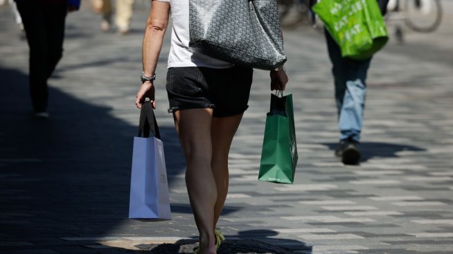 Инфлацията във Великобритания се забавя по-слабо от очакванията