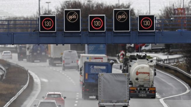 Германия няма да ограничава скоростта по магистралите си