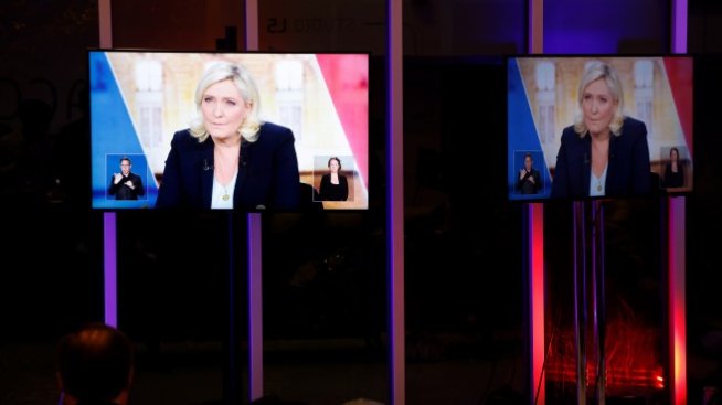 Льо Пен:  Не трябва да си правим харакири, за да накажем Русия