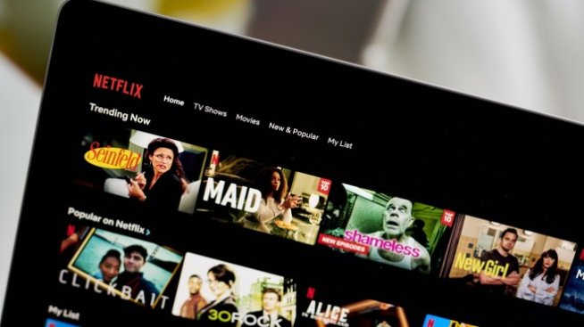 Акциите на Netflix се сринаха с 35% за ден в най-лошата сесия от 2004 г.