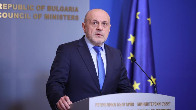 Дончев: В напреднал етап сме за привличане на инвестиция от изток в областта на полупроводниците