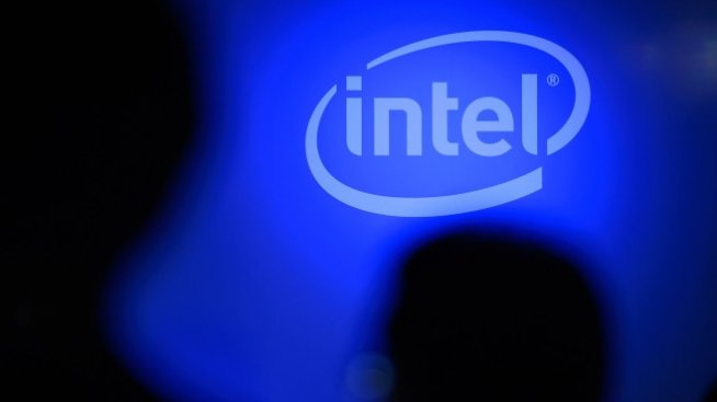 Intel планира инвестиции в европейски заводи за чипове за 36 млрд. долара