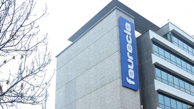 Приходите от продажби на Faurecia спадат с 10% заради дефицита на чипове