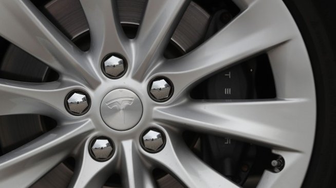 Пробегът на Model S бе увеличен до 645 км