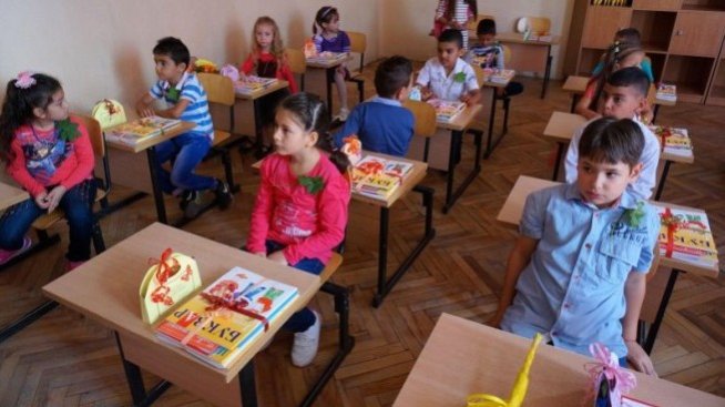 Още 500 психолози и педагогически съветници влизат в училищата