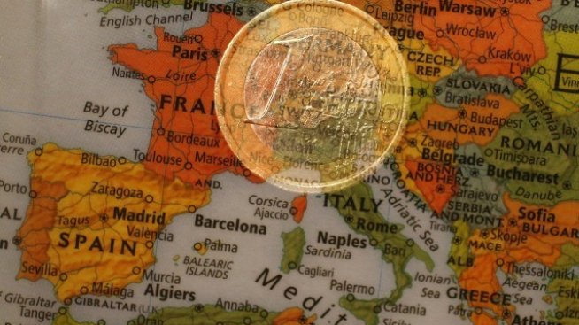 Бизнесът е вложил 221 млрд. долара в страни с ниски данъчни ставки през 2015 г.