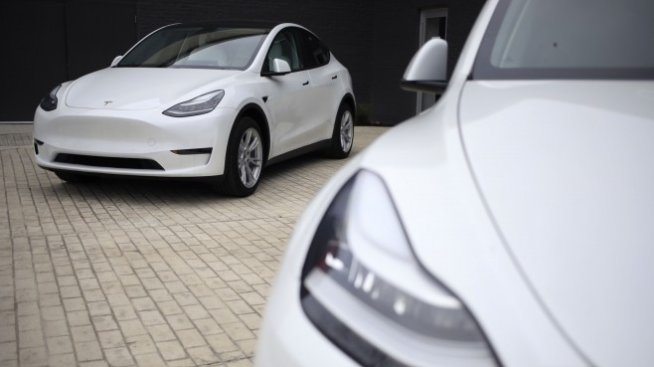 Tesla губи позиции в класацията за качество на автомобилите на Consumer Reports