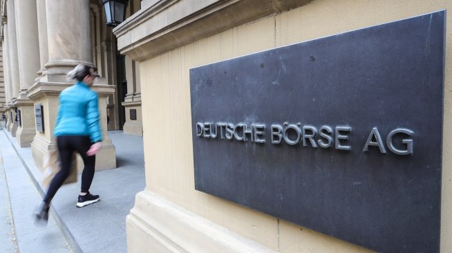 Германия е изправена пред рецесия - защо тогава DAX се търгува на такива висоти?