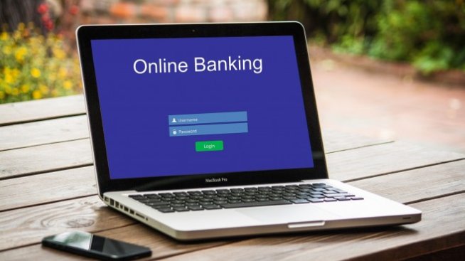 Бурният ръст на онлайн банкирането - очаква се 70% ръст тази година