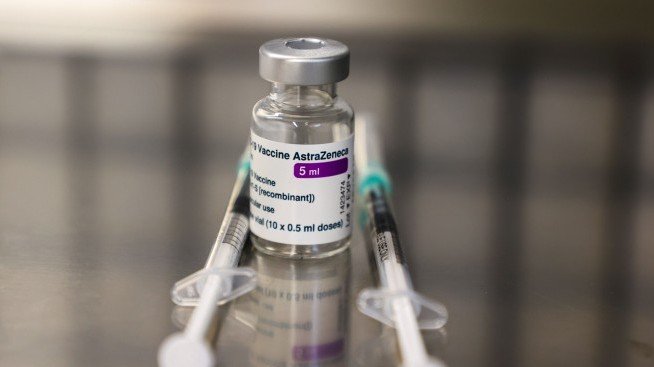 Казусът AstraZeneca подчертава разделението между Изтока и Запада в ЕС