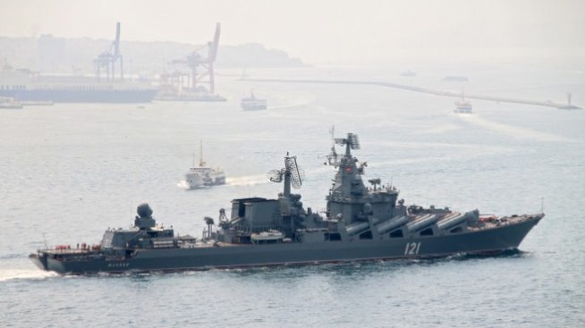 Флагманският кораб на Русия в Черно море &bdquo;официално&ldquo; потъна