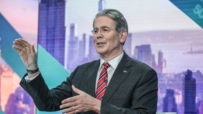 Финансовият министър Скот Бесънт призова за "преглед" на целия Федерален резерв