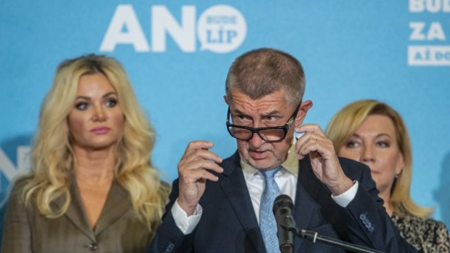 Чешкият премиер Бабиш изненадващо загуби изборите