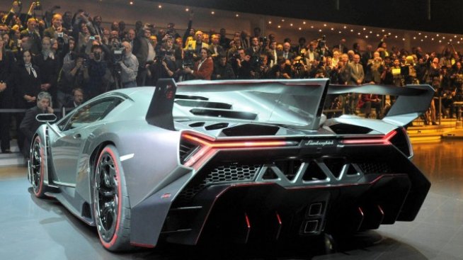 Искат 10 млн. евро за използвано Lamborghini Veneno 