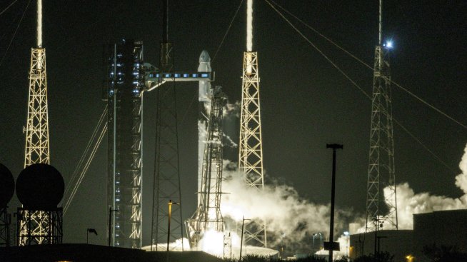 SpaceX се стреми към оценка от над 2 трлн. долара с IPO-то си