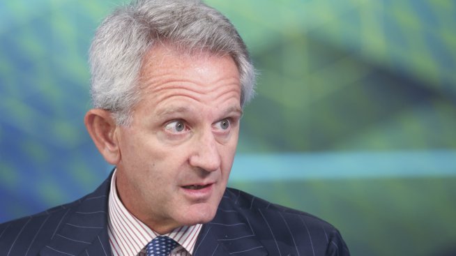 Шефът на Mediobanca вероятно ще напусне след придобиването от Monte Paschi