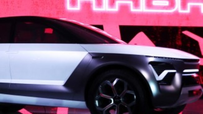 Автомобилните концерни инвестират в електромобили въпреки слабото им търсене