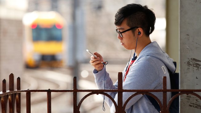 Големите музикални лейбъли сключиха сделка с нова AI стрийминг услуга