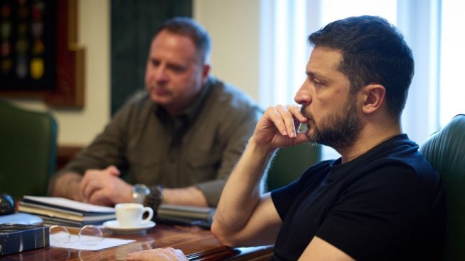 "Дясната ръка" на украинския президент напуска заради корупционния скандал