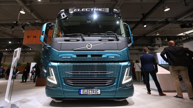 Volvo подписа най-голямата си поръчка за електрически камиони до момента