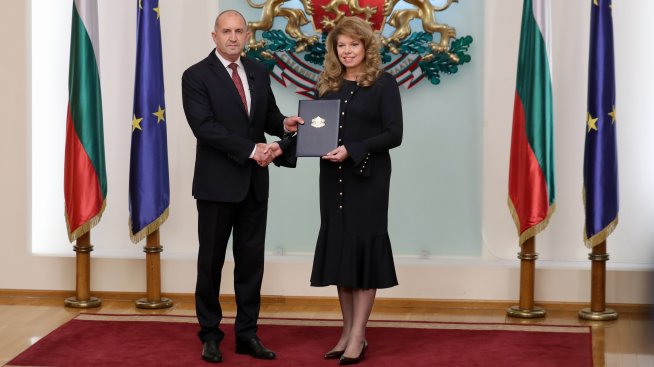 Румен Радев предложи кабинет с четирима вицепремиери и едно министерство по-малко