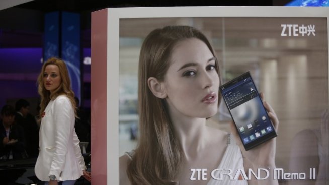 ZTE търси план Б за операционната си система