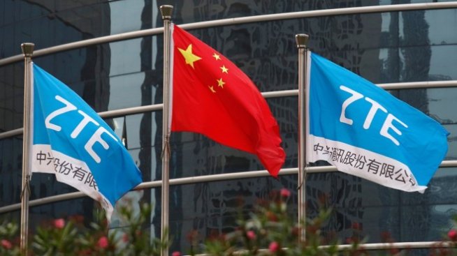 Забраната за ZTE показва, че САЩ са готови за голямата технологична битка