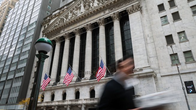 Индексите на Wall Street почти не трепват преди решението на Фед за лихвите*