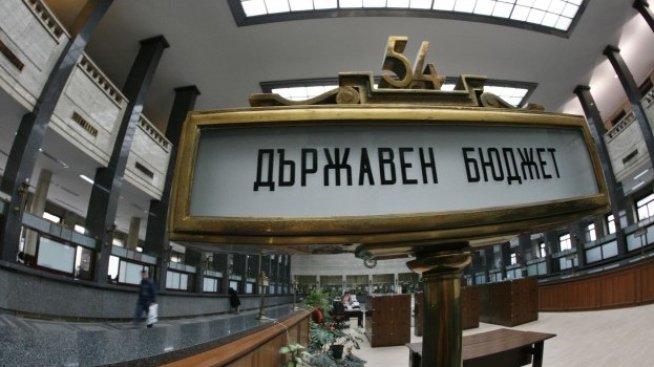 ИПИ: Непредвидените бюджетни разходи растат в предизборни години