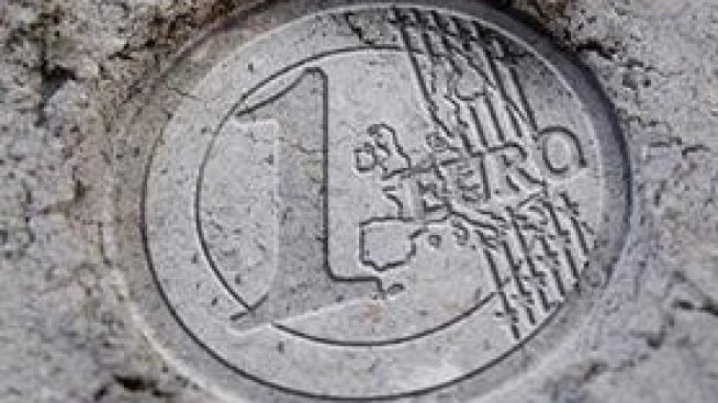 Все повече германци искат Гърция да остане в еврозоната