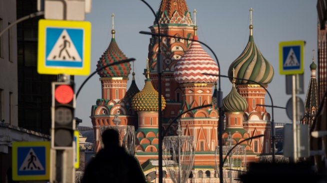 Руските акции почти заличиха ръстовете след отварянето на Московската борса