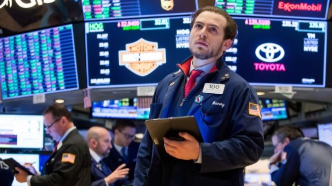 Индексите на Wall Street удължават победната серия в началото на днешната сесия*
