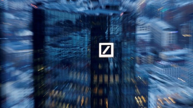 Двойната сватба на Deutsche Bank