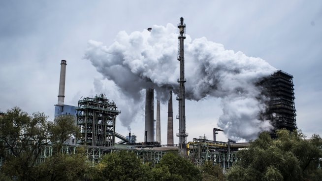 Поръчките и продажбите на Thyssenkrupp се свиват поради забавянето в индустрията