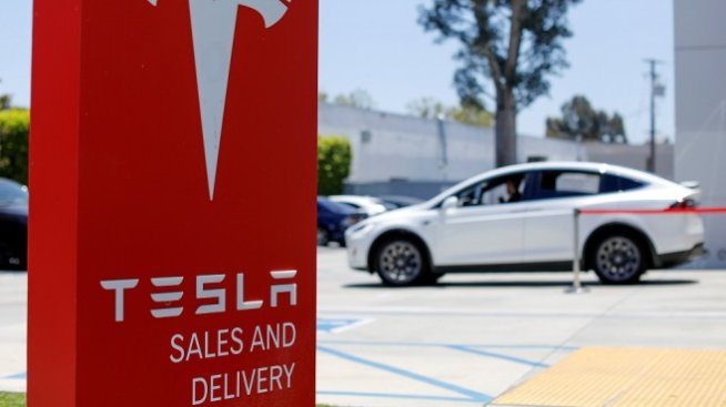 Производството на открито прави Model 3 на Tesla кола със съмнителни качества