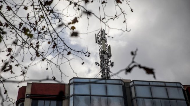 КРС разпредели честотите за 5G без търг, но Vivacom обжалва процеса 