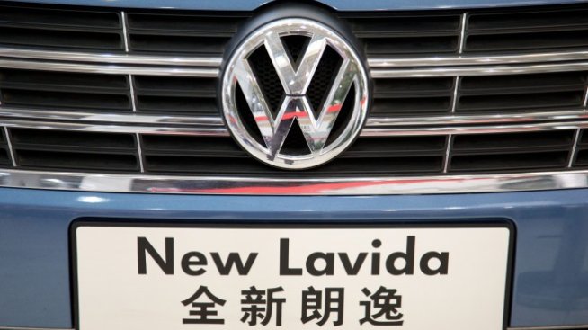 Volkswagen временно спира производство в 3 китайски завода