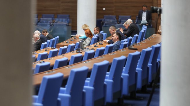 „Галъп“: ГЕРБ-СДС с близо 7 пункта преднина пред ПП-ДБ, ако изборите бяха сега