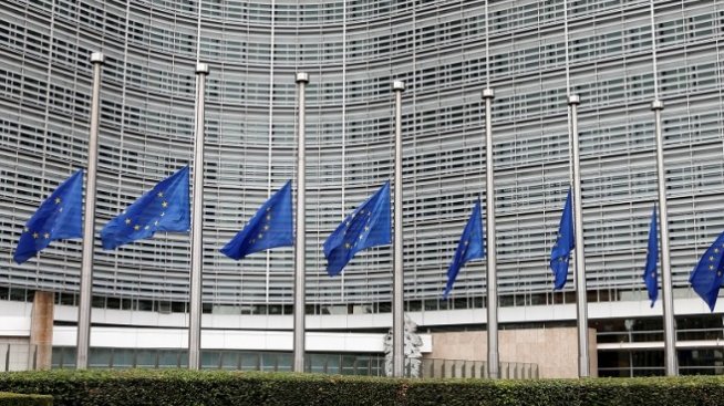 Президентът: Няма сериозен напредък по препоръките на ЕК, докладът е витиеват