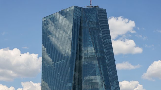 Загадката около трудовия пазар в еврозоната застрашава ранното понижаване на лихвите