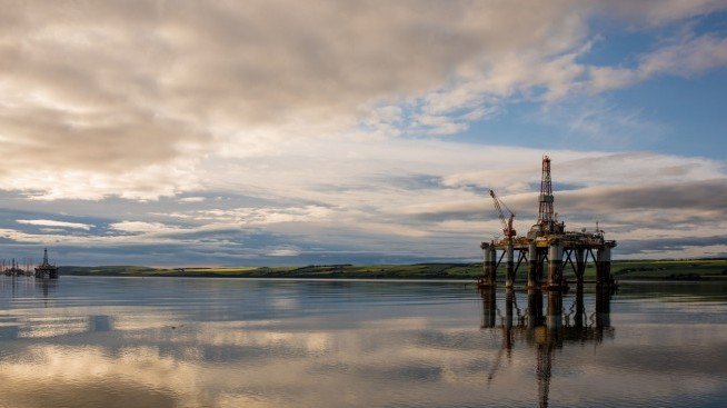 Shell и Total отчетоха изненадващи печалби заради търговията с петрол