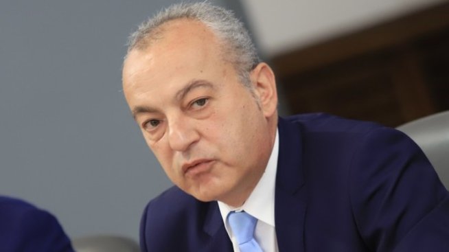 Гълъб Донев: Не се обсъжда забрана за излизане на възрастните неваксинирани