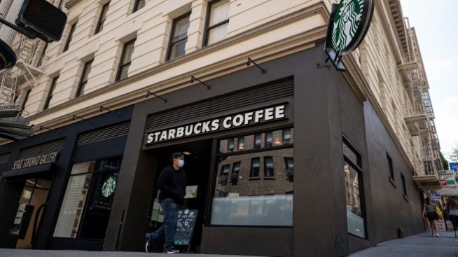 Ограниченията в Китай удариха продажбите на Starbucks