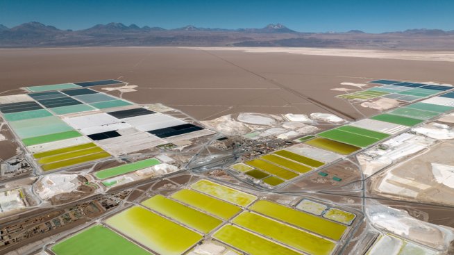 Китайската SQM си подсигури добива на литий в Чили за още три десетилетия