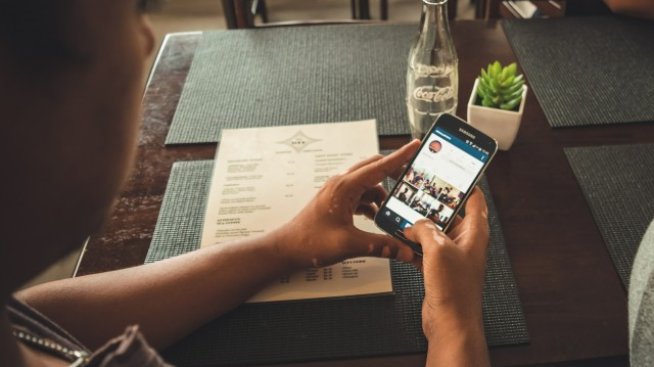 Instagram вече ще дава приоритет на по-интересното съдържание