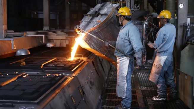 Фабричното производство в Япония спада за втори пореден месец