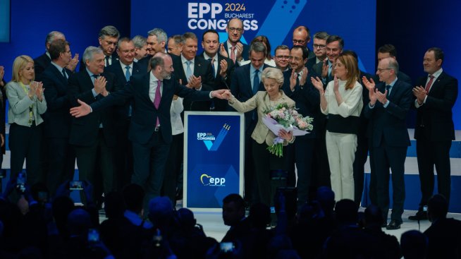Най-голямата партия в Европарламента иска да спаси двигателя с вътрешно горене