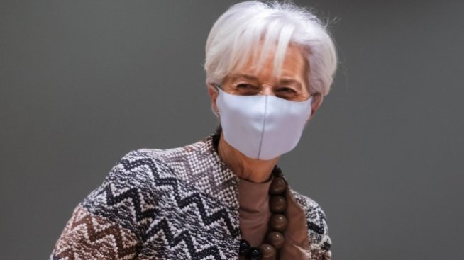 Лагард: Икономическото възстановяване на еврозоната се забави, но не дерайлира